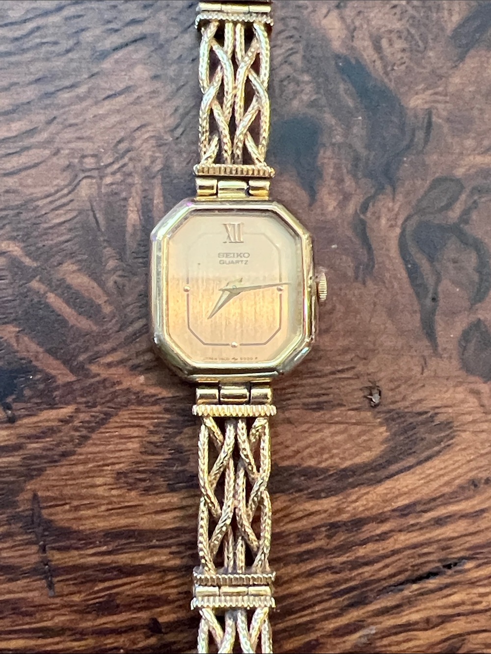 Vintage SEIKO WOMEN'S PETITE GOLD TONE WATCH/Octagon Dial/Unique Braided Strap